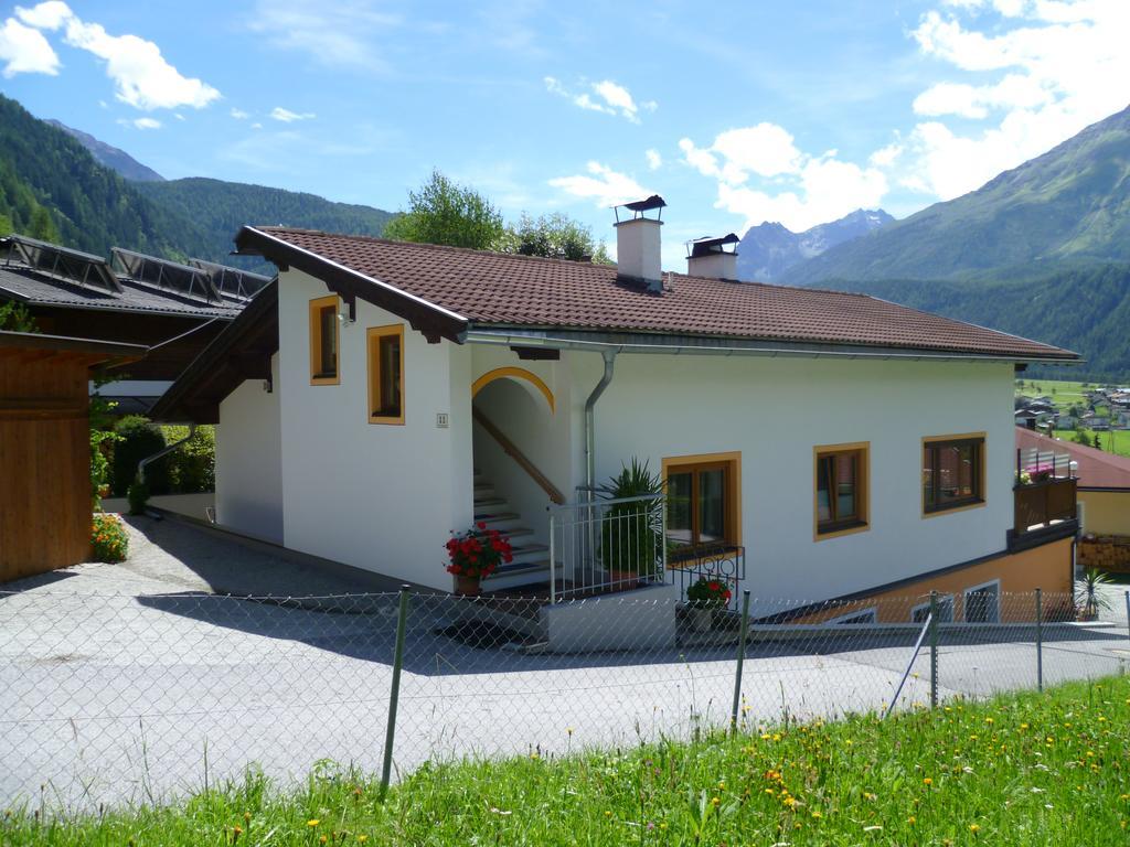 Appartamento Haus Domenig Umhausen Esterno foto